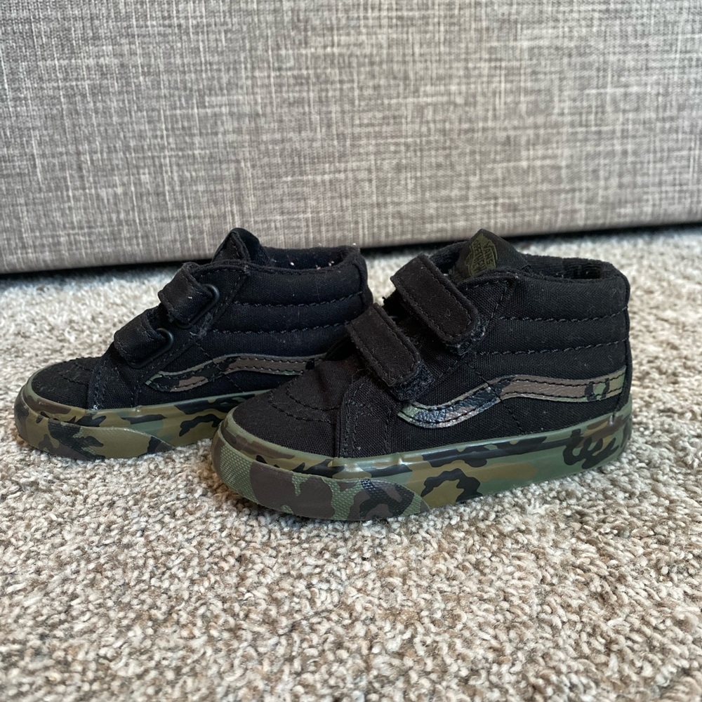 Toddler high top camo vans size 6